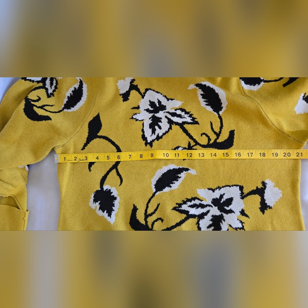 Marc New York Andrew Marc Pullover Sweater Sz Large Gold Black White Euc LS - Picture 6 of 8